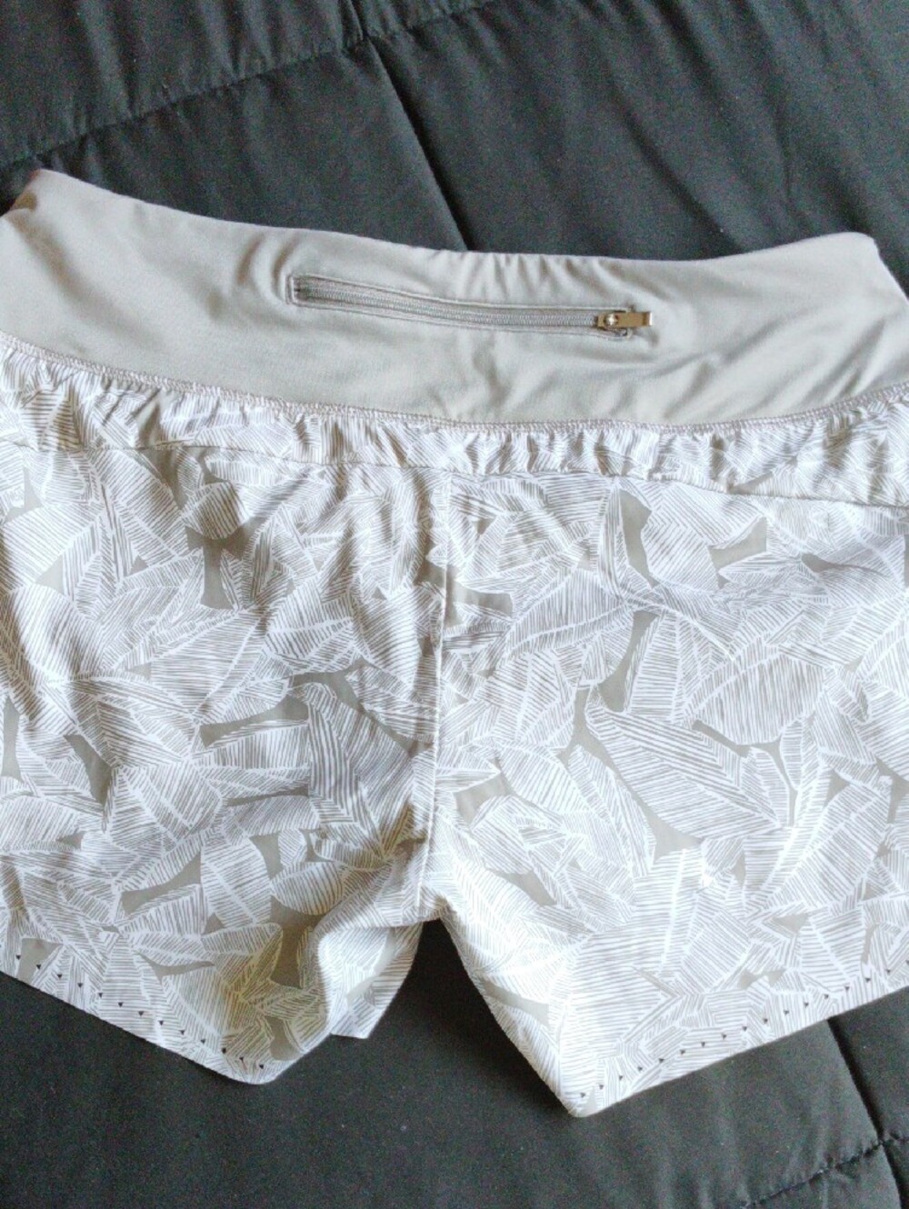 Athleta Light Gray/Taupe Women's Active Flutter Shorts- S NWOT